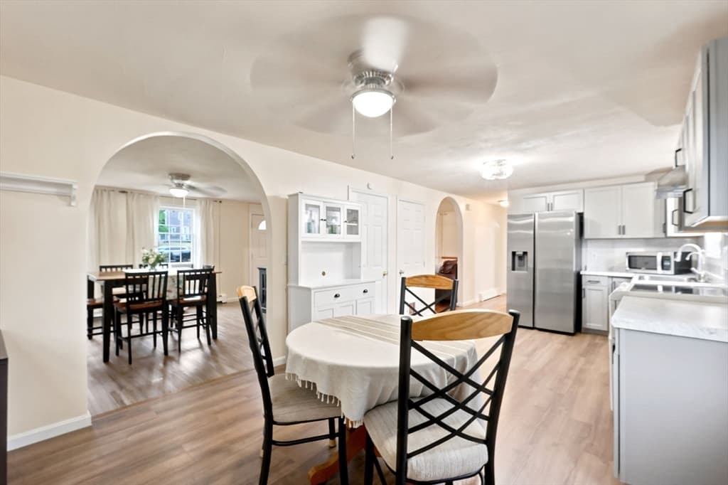 Single Family Residence at 11 Elmwood Dr, Berkley MA 02779, photo 5 of 41