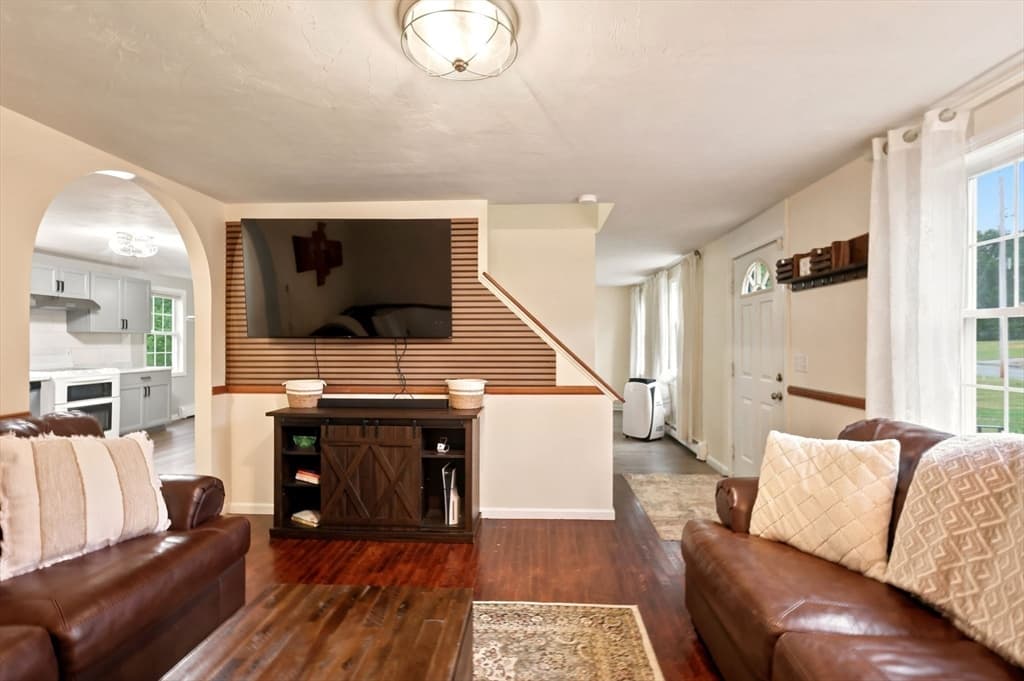 Single Family Residence at 11 Elmwood Dr, Berkley MA 02779, photo 9 of 41