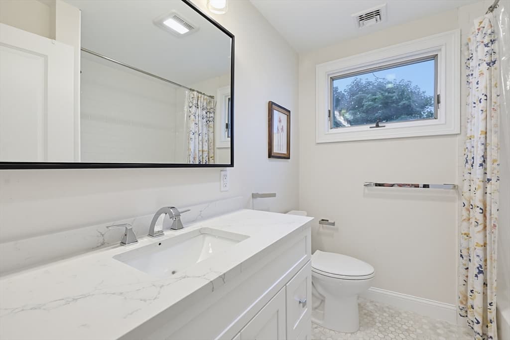 1343 Quincy Shore Dr, Quincy MA 02169 photo 23