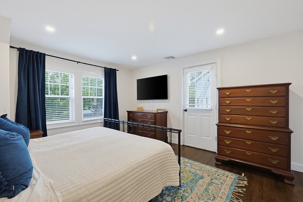 1343 Quincy Shore Dr, Quincy MA 02169 photo 17