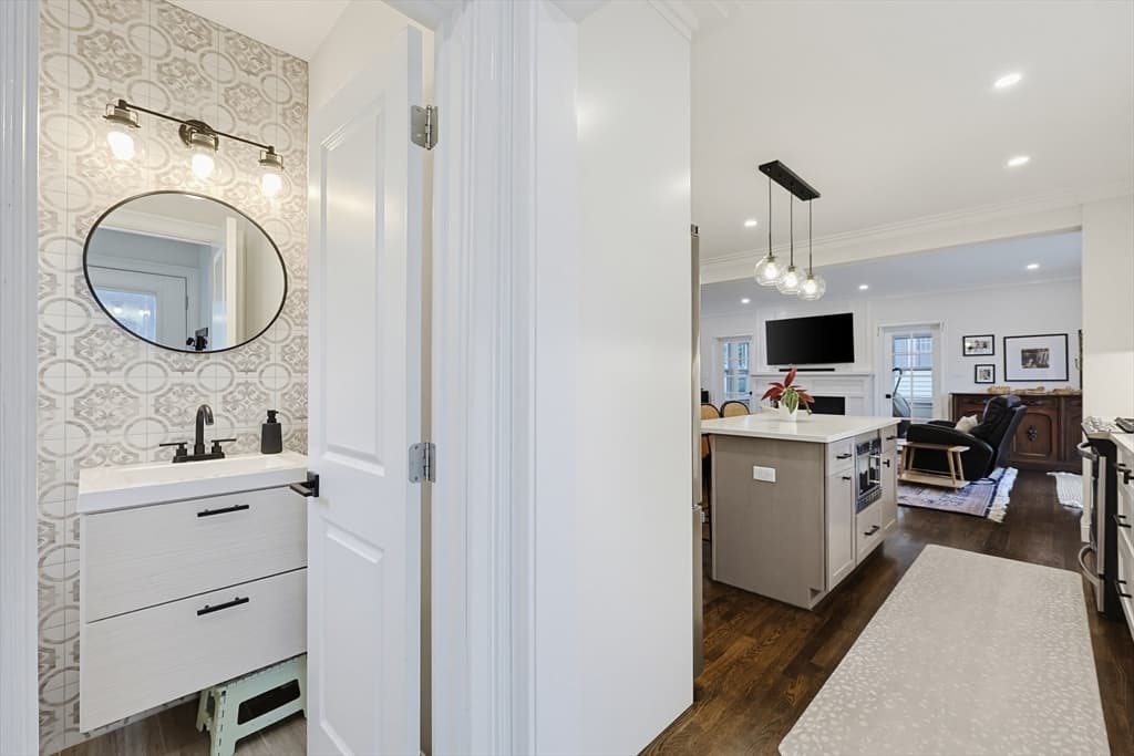 1343 Quincy Shore Dr, Quincy MA 02169 photo 9