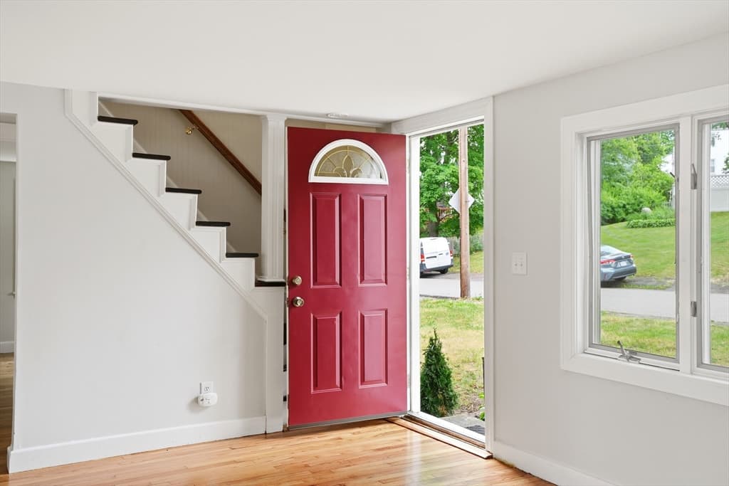 25 Julia Road, Weymouth MA 02191 photo 3