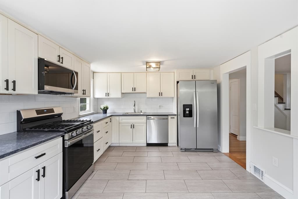 25 Julia Road, Weymouth MA 02191 photo 14