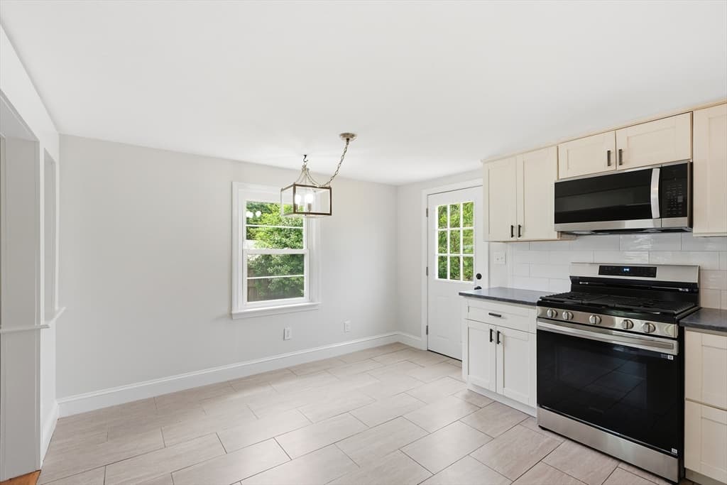 25 Julia Road, Weymouth MA 02191 photo 11