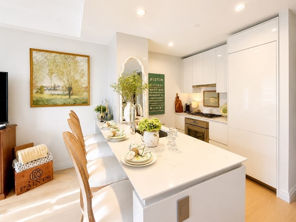 Condominium at 133 Seaport Blvd # 1207, Boston MA 02210, photo 5 of 29
