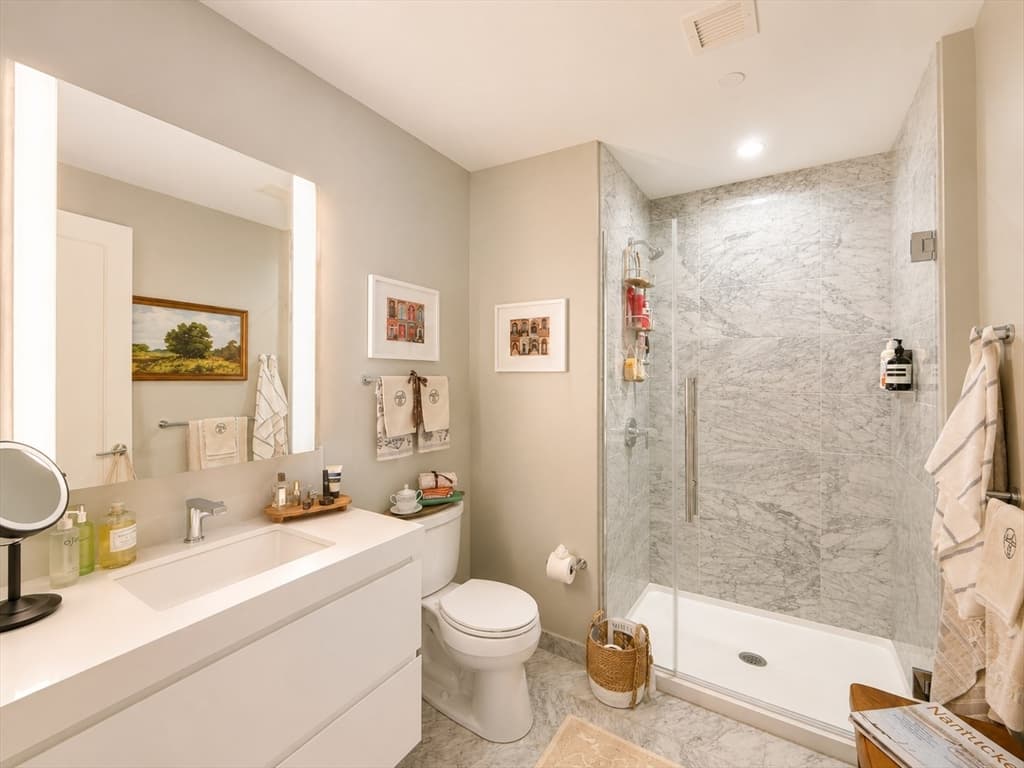Condominium at 133 Seaport Blvd # 1207, Boston MA 02210, photo 11 of 29