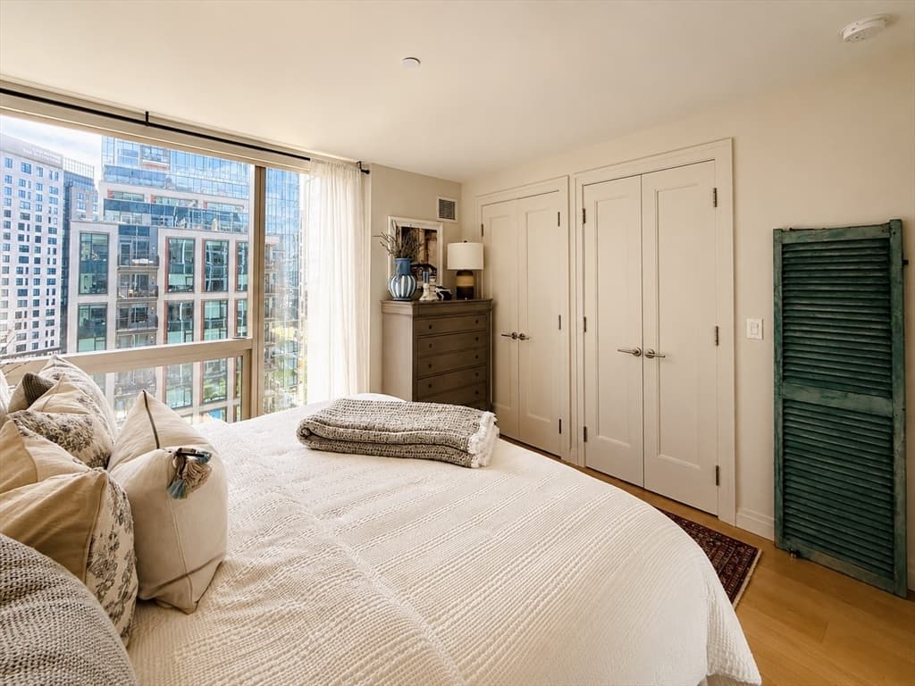 Condominium at 133 Seaport Blvd # 1207, Boston MA 02210, photo 8 of 29