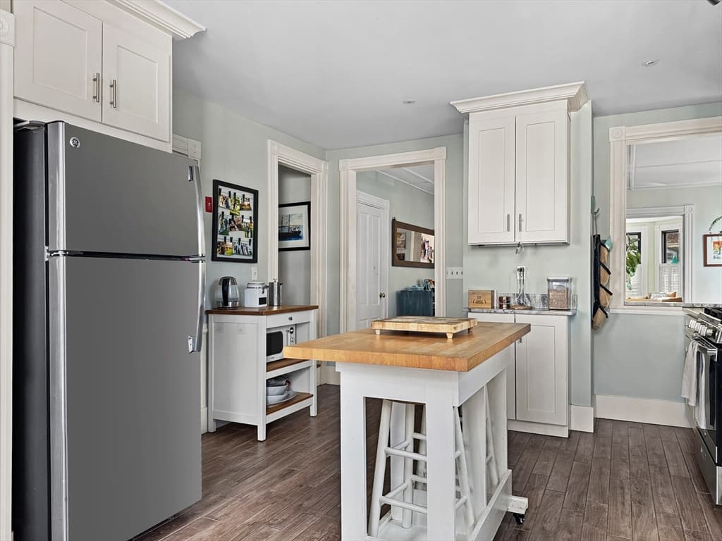 Condominium at 82 Federal St # 82, Newburyport MA 01950, photo 14 of 40