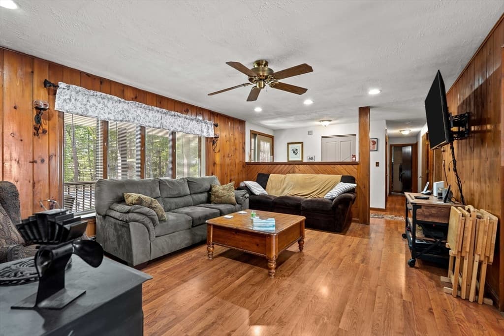 25 Beacon St, Amesbury MA 01913 photo 6