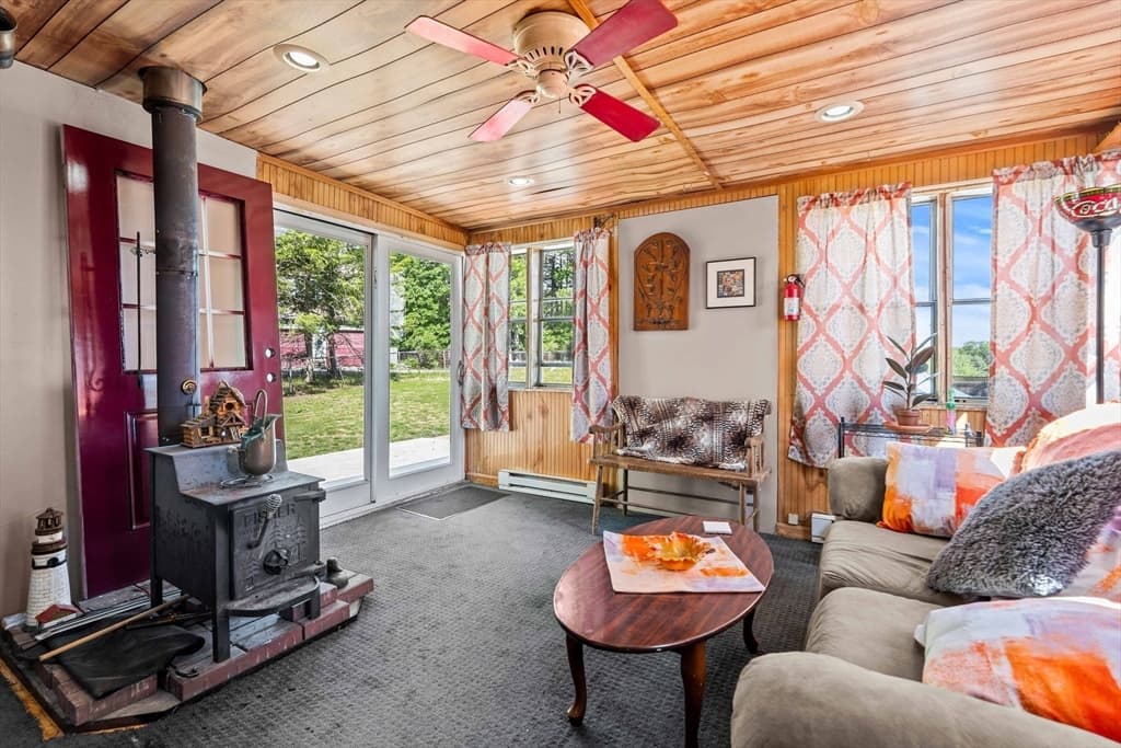 25 Beacon St, Amesbury MA 01913 photo 11