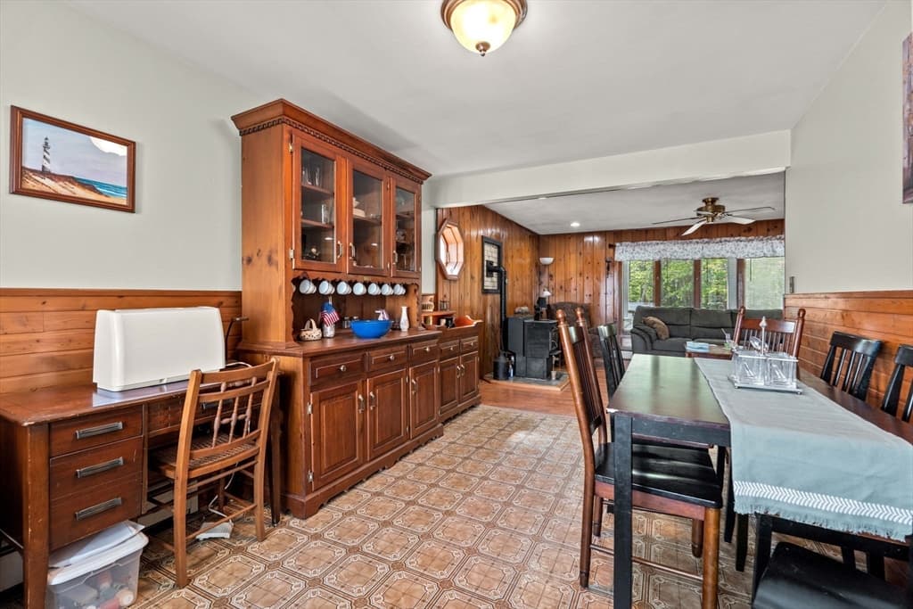 25 Beacon St, Amesbury MA 01913 photo 8
