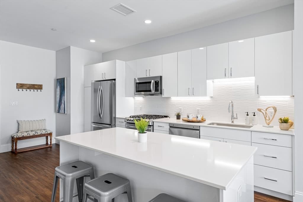 Condominium at 205 Maverick St. # 402, Boston MA 02128, Boston, photo 2 of 35