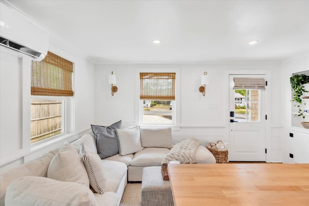 Single Family Residence at 25 Lake Rd E, Yarmouth MA 02673, photo 5 of 35