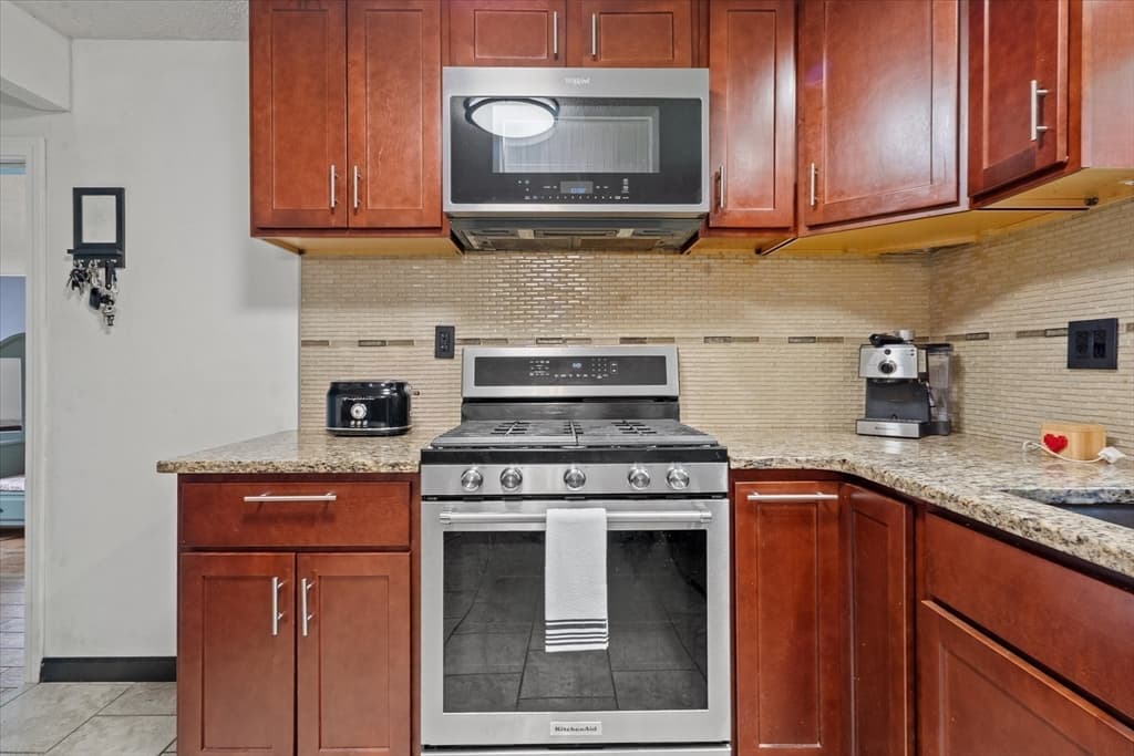 24 Helena St, Ludlow MA 01056 photo 12