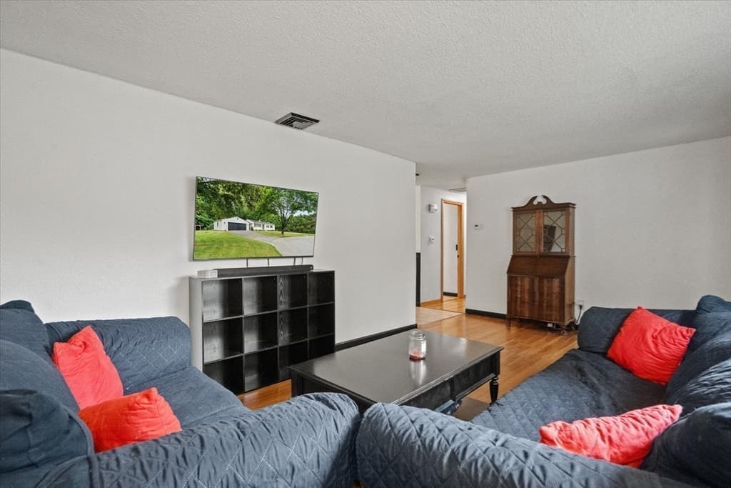 24 Helena St, Ludlow MA 01056 photo 15