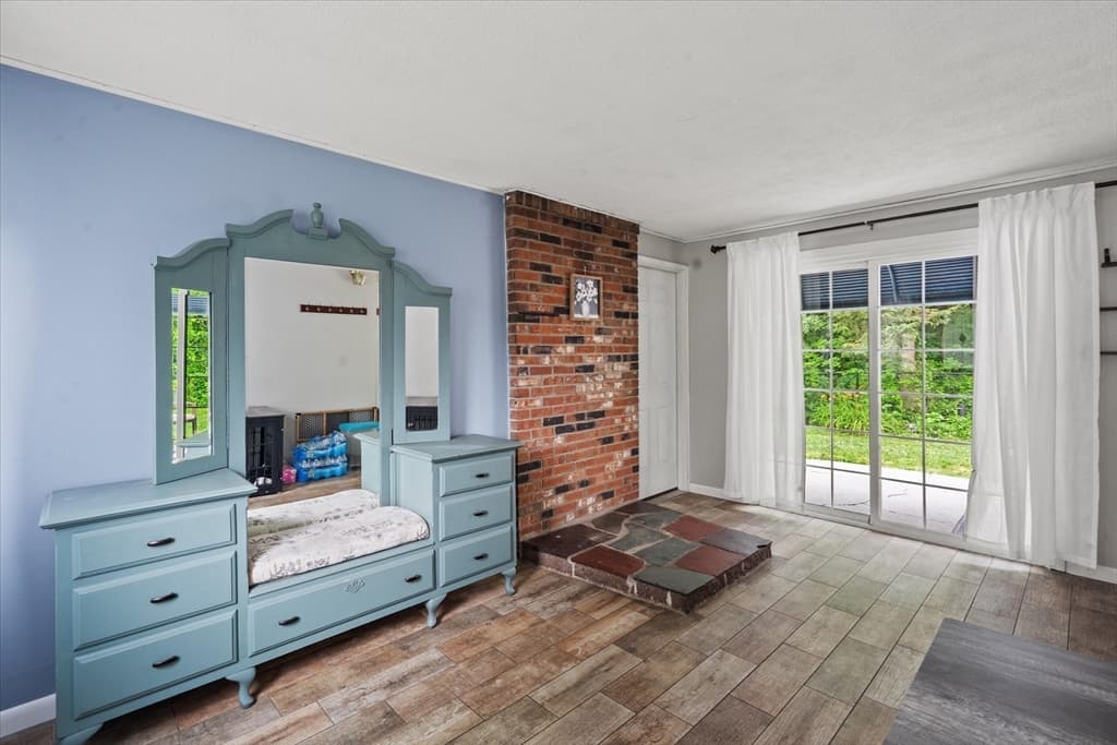 24 Helena St, Ludlow MA 01056 photo 4