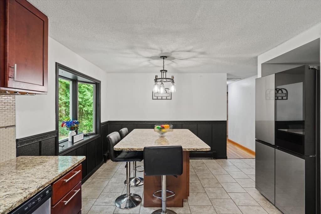 24 Helena St, Ludlow MA 01056 photo 8