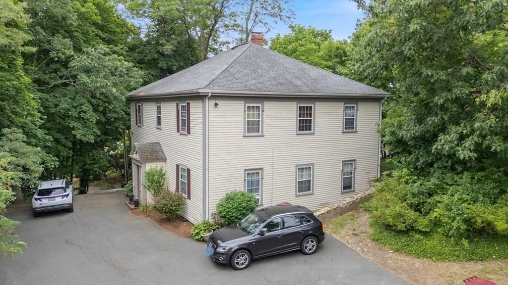 60 Vinton St # 3, Melrose MA 02176