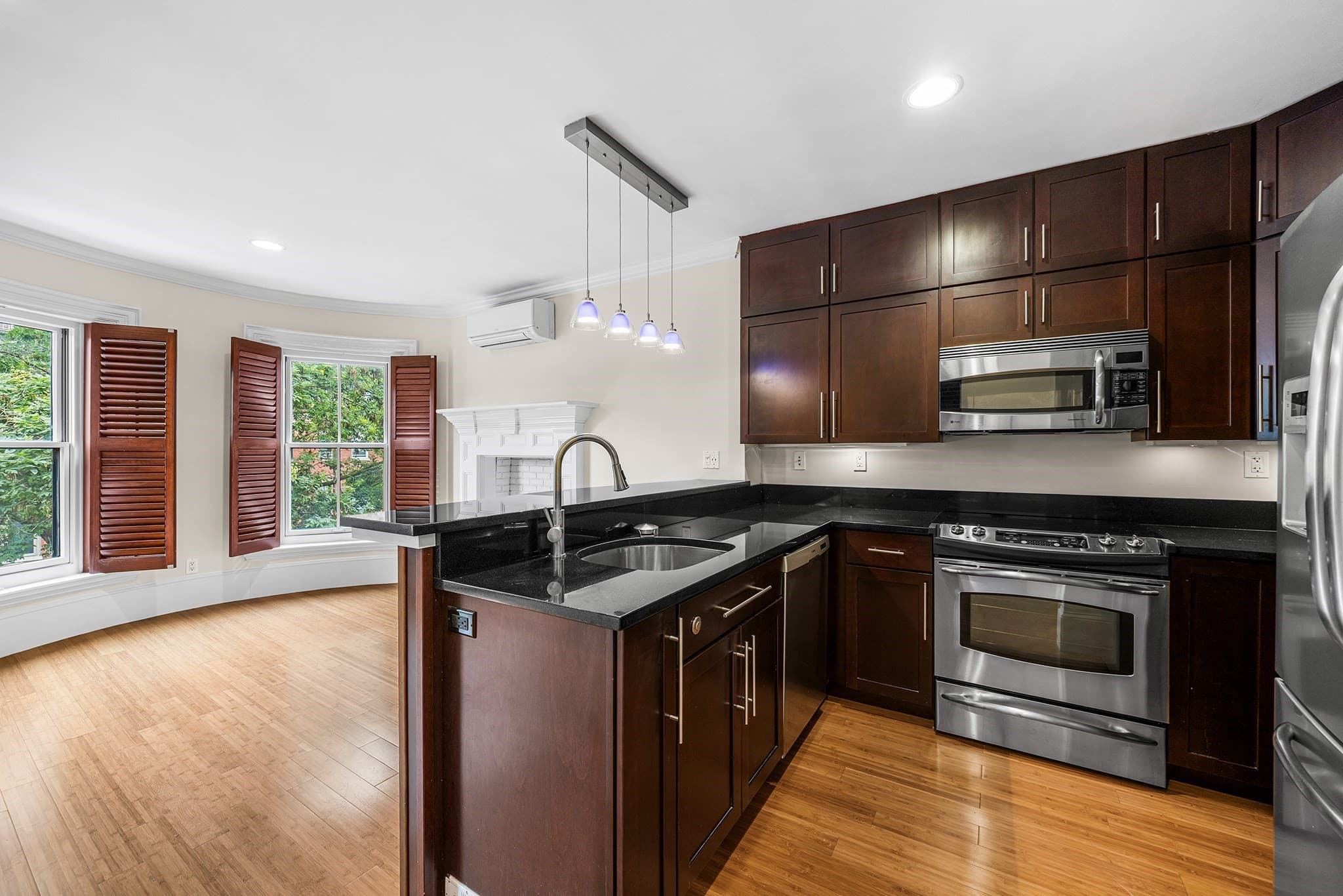 Condominium at 32 Rutland Sq # 3, Boston MA 02118, photo 2 of 30