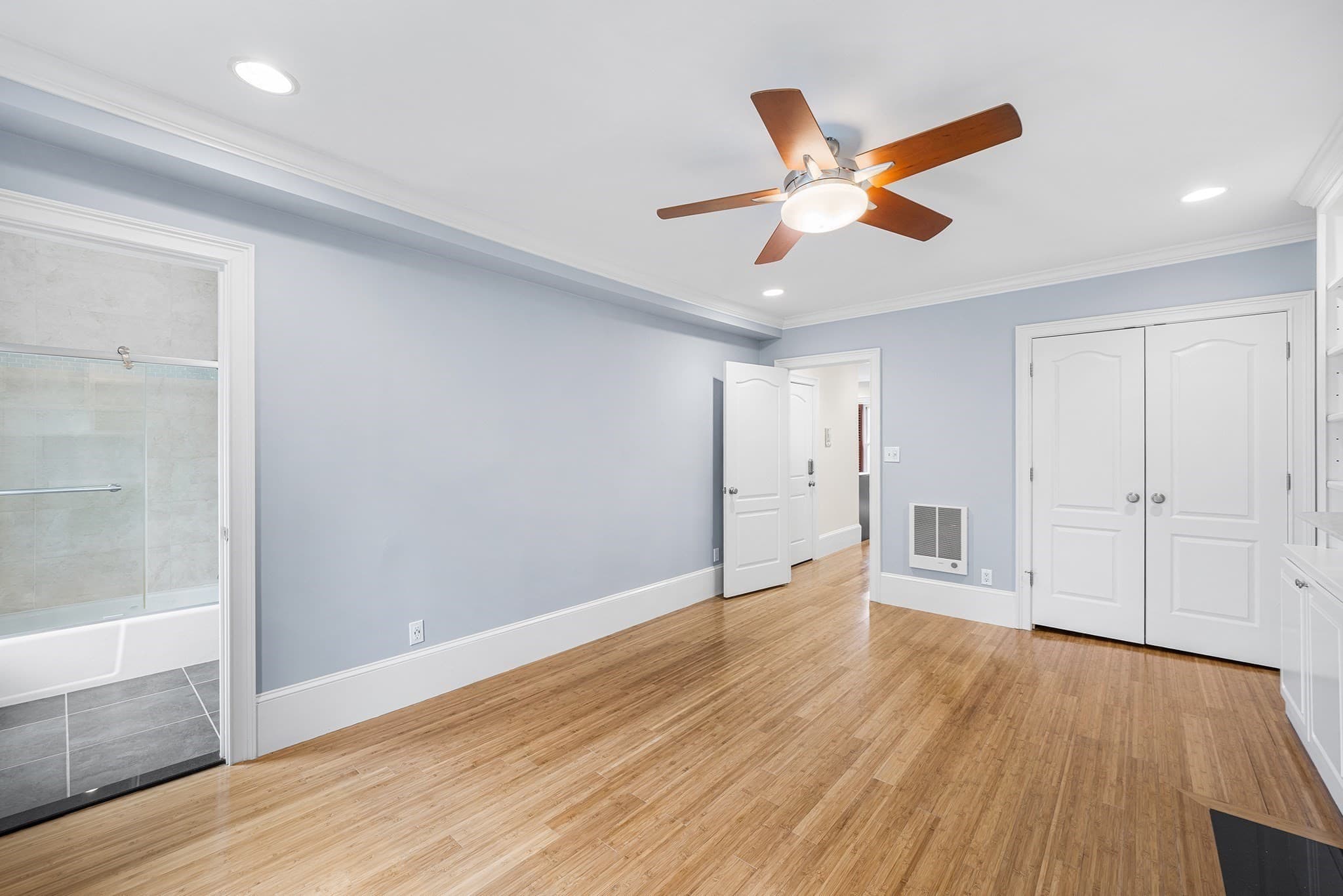 Condominium at 32 Rutland Sq # 3, Boston MA 02118, photo 17 of 30