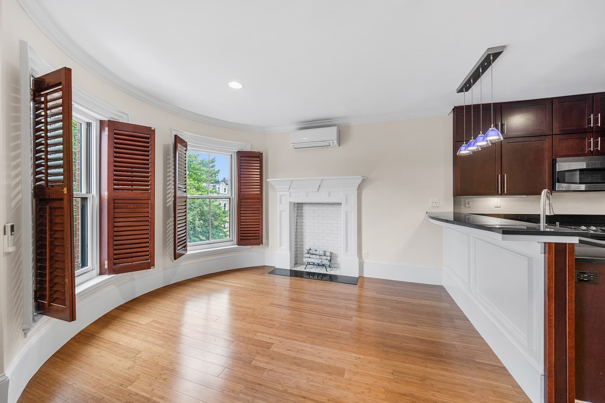Condominium at 32 Rutland Sq # 3, Boston MA 02118, photo 9 of 30