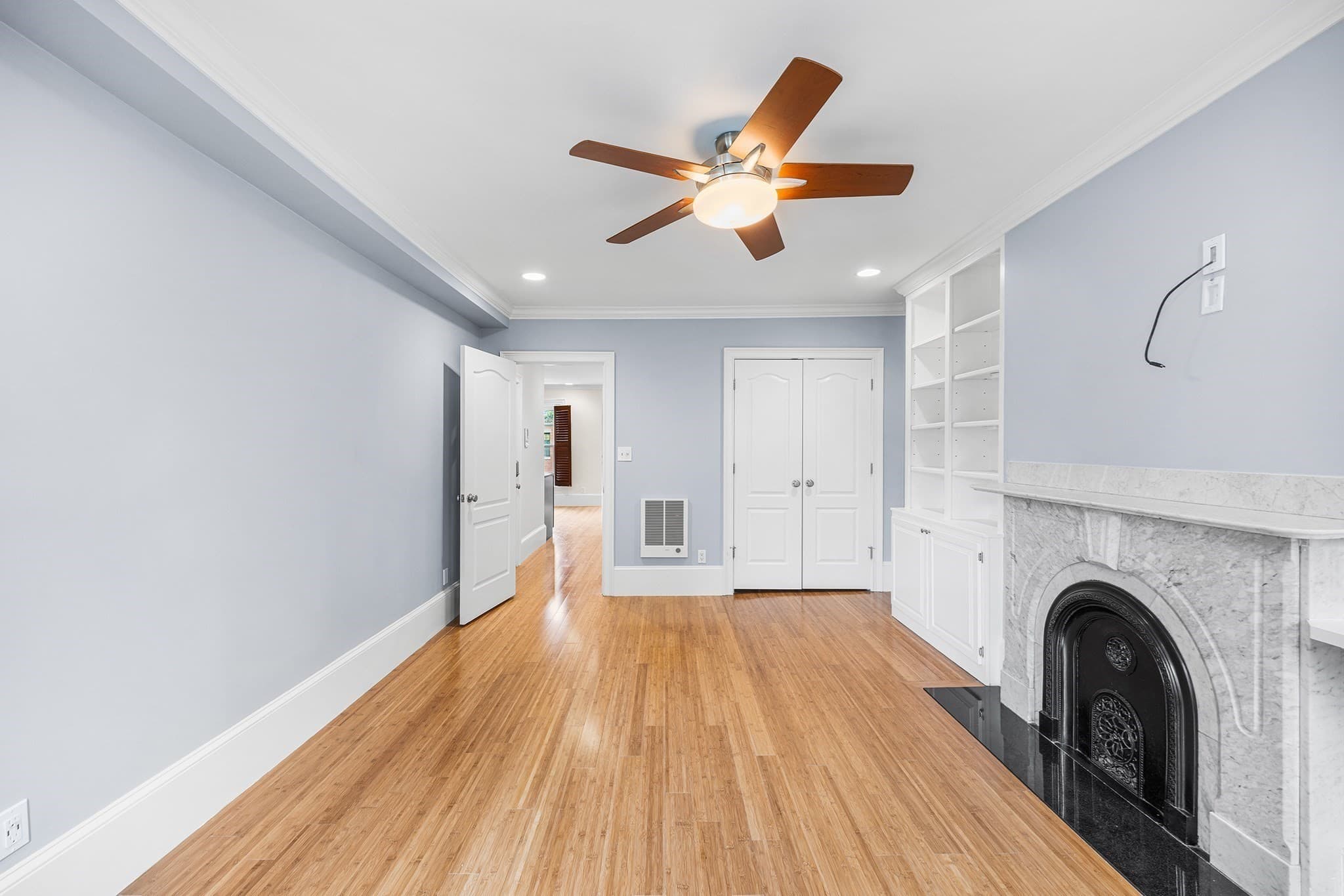 Condominium at 32 Rutland Sq # 3, Boston MA 02118, photo 18 of 30
