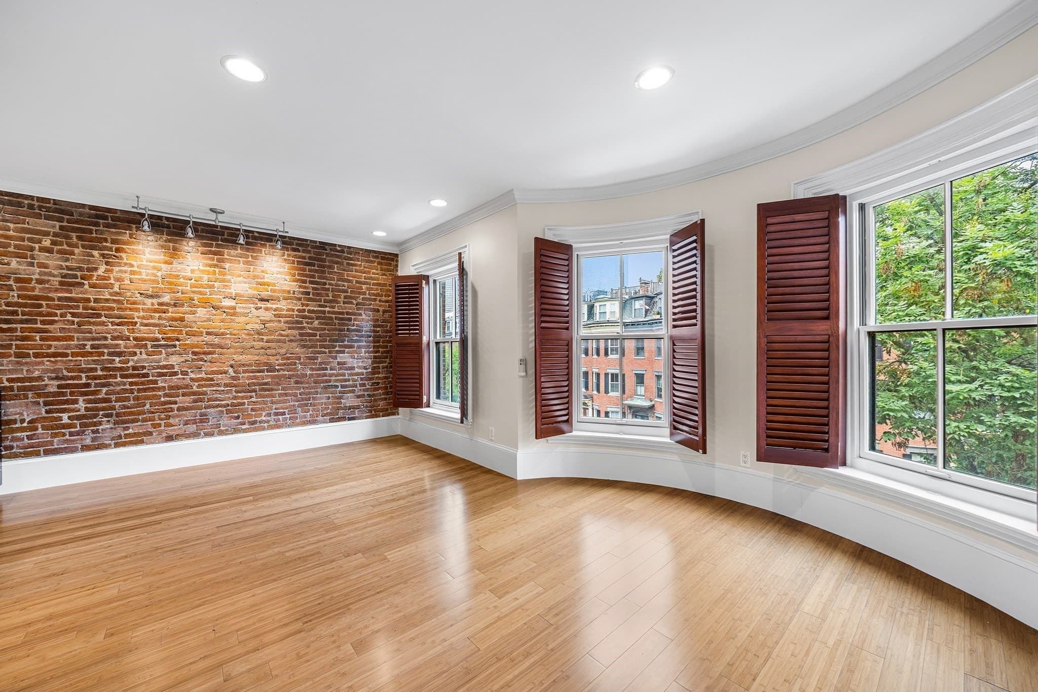 Condominium at 32 Rutland Sq # 3, Boston MA 02118, photo 8 of 30