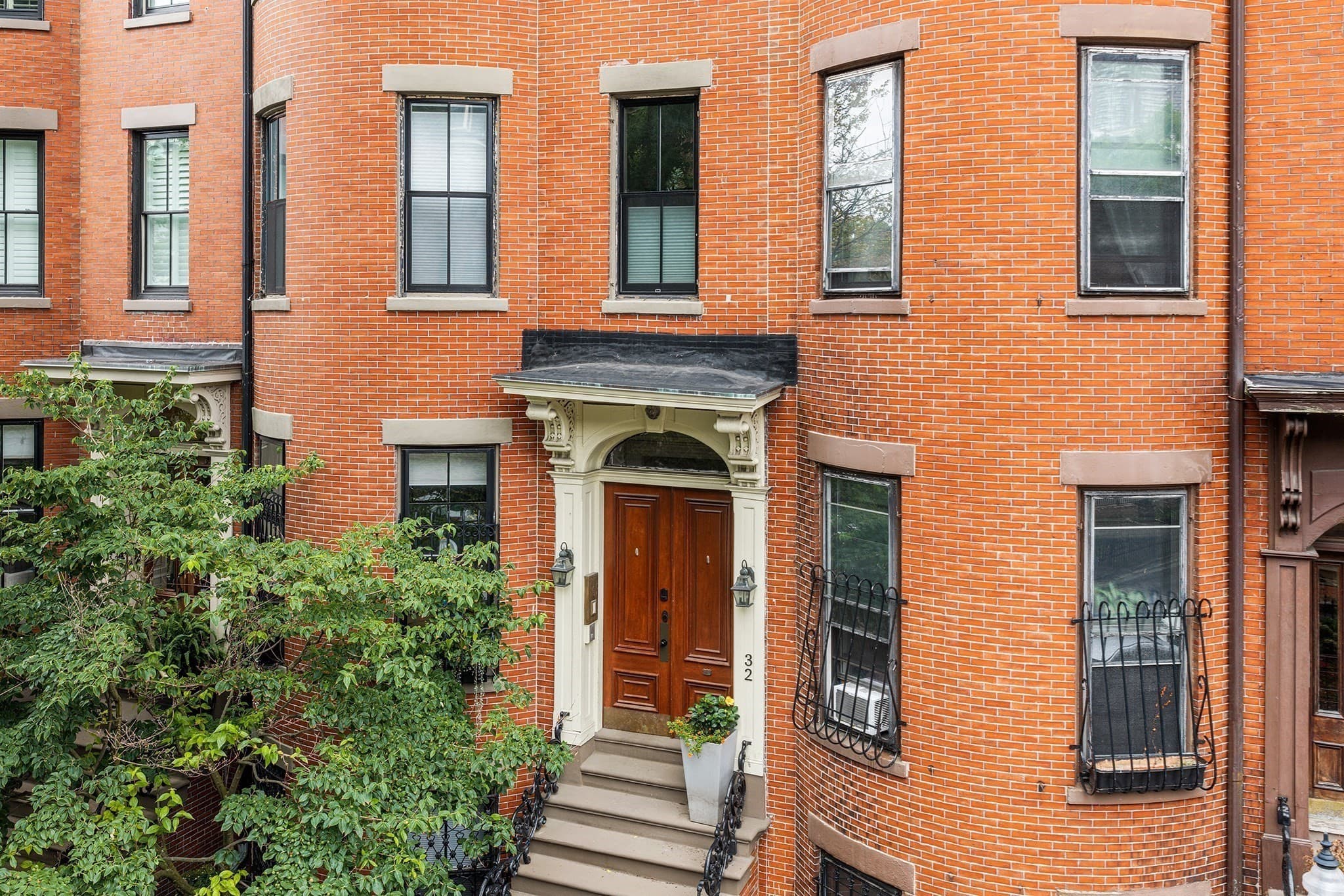 Condominium at 32 Rutland Sq # 3, Boston MA 02118, photo 25 of 30