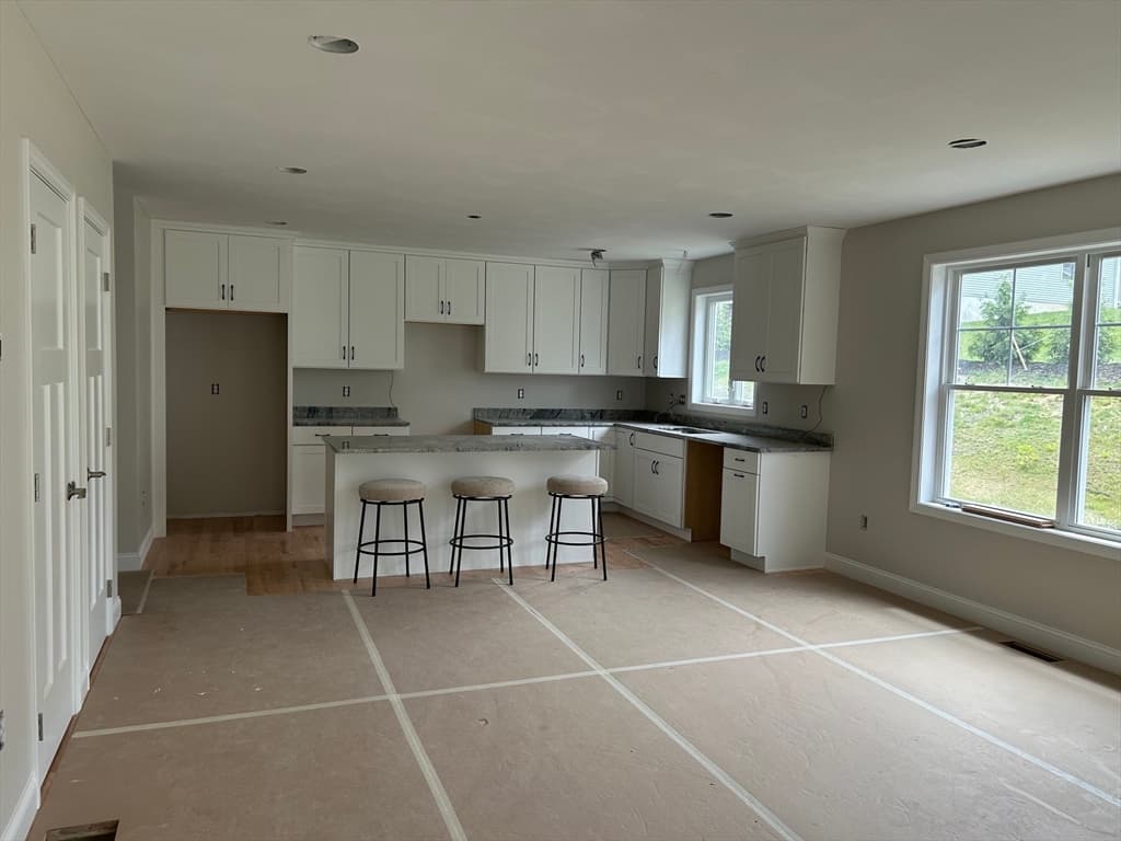 12 Juliana Ave, Nashua NH 03064 photo 5