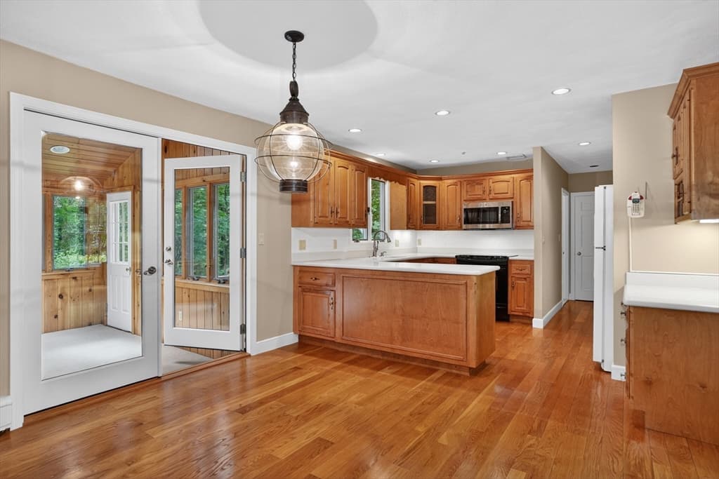Single Family Residence at 17 Maplewood  Road, Medfield MA 02052, Medfield, photo 3 of 41