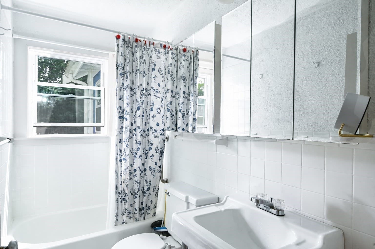 Single Family Residence at 5 Hamlin Avenue, Falmouth MA 02540, photo 14 of 34