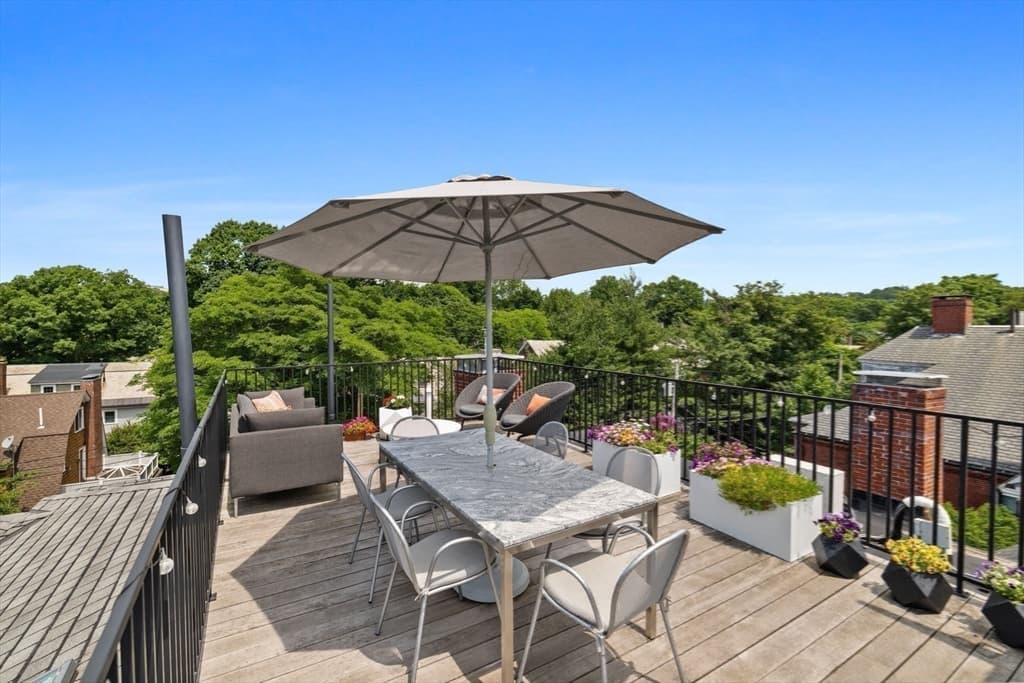 Condominium at 1762 Beacon Street # 4, Brookline MA 02445, photo 23 of 28