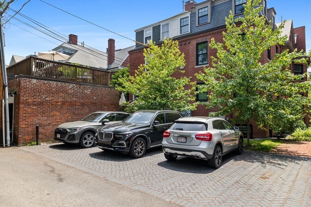 Condominium at 1762 Beacon Street # 4, Brookline MA 02445, photo 27 of 28