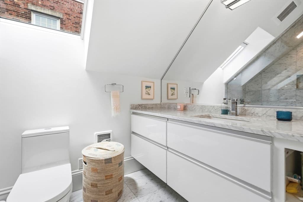 Condominium at 1762 Beacon Street # 4, Brookline MA 02445, photo 13 of 28