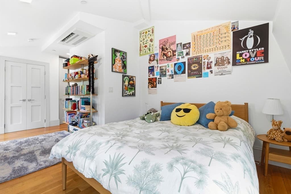 Condominium at 1762 Beacon Street # 4, Brookline MA 02445, photo 17 of 28