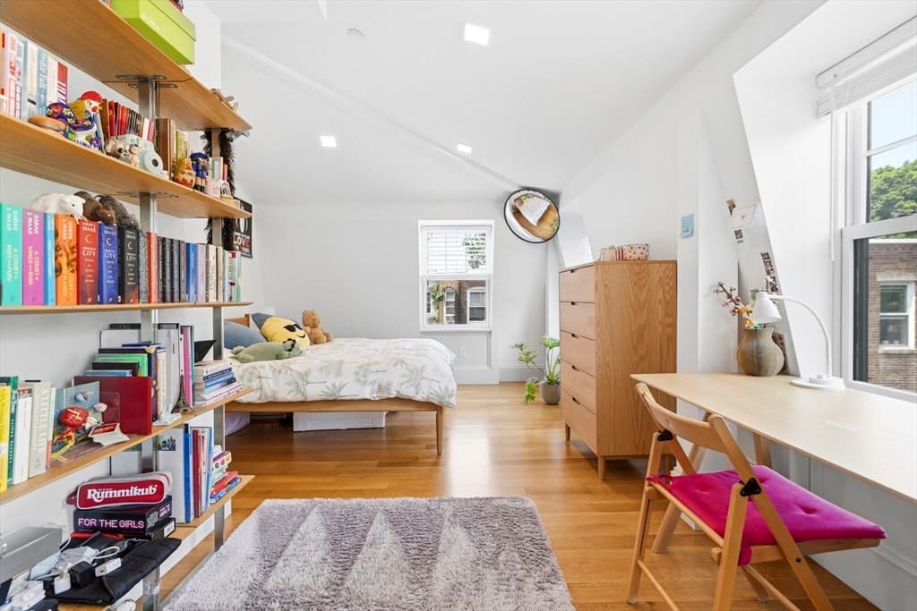 Condominium at 1762 Beacon Street # 4, Brookline MA 02445, photo 16 of 28