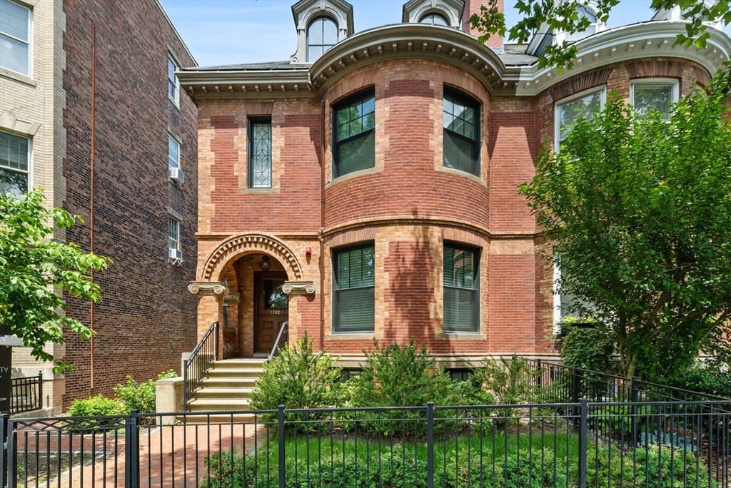 Condominium at 1762 Beacon Street # 4, Brookline MA 02445, photo 26 of 28