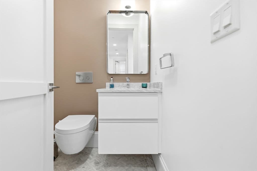 Condominium at 1762 Beacon Street # 4, Brookline MA 02445, photo 22 of 28