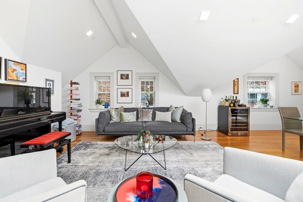 Condominium at 1762 Beacon Street # 4, Brookline MA 02445, photo 3 of 28