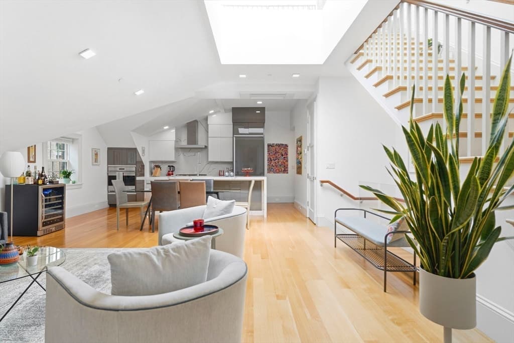 Condominium at 1762 Beacon Street # 4, Brookline MA 02445, photo 5 of 28
