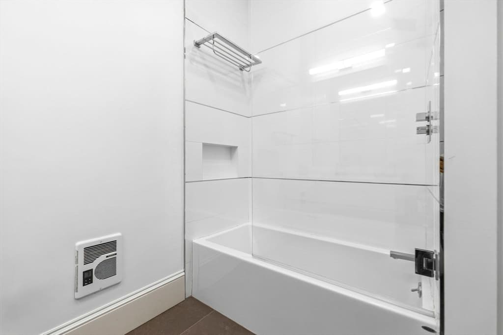 Condominium at 1762 Beacon Street # 4, Brookline MA 02445, photo 20 of 28