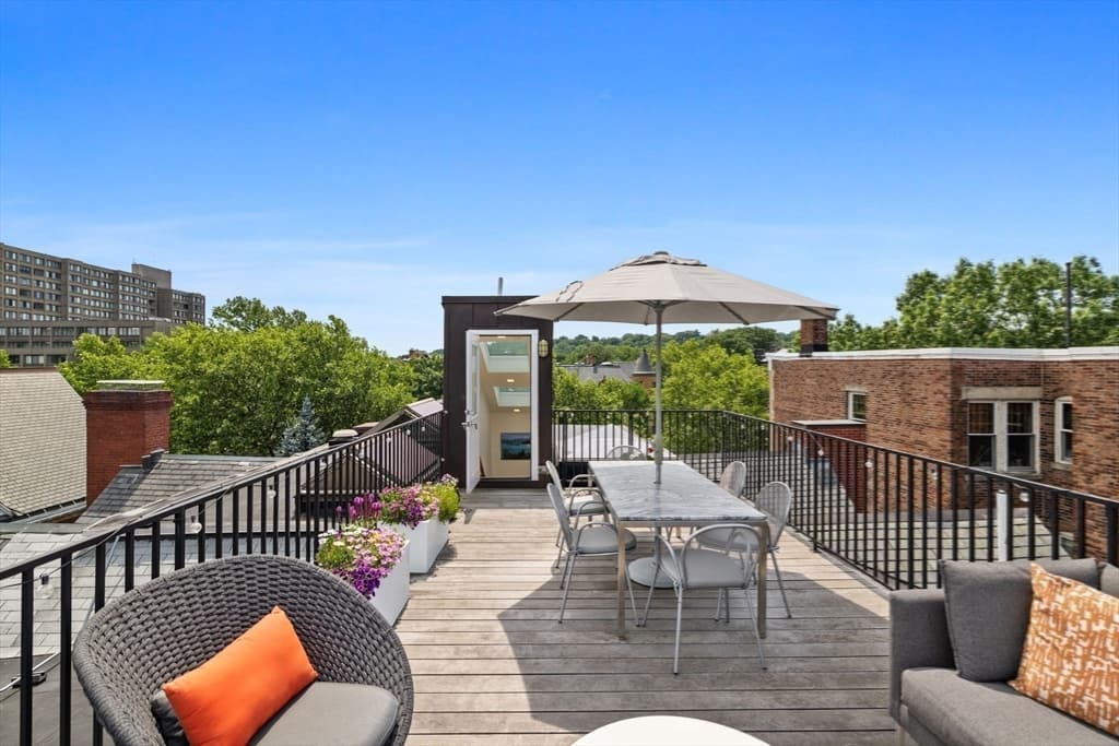 Condominium at 1762 Beacon Street # 4, Brookline MA 02445, photo 24 of 28