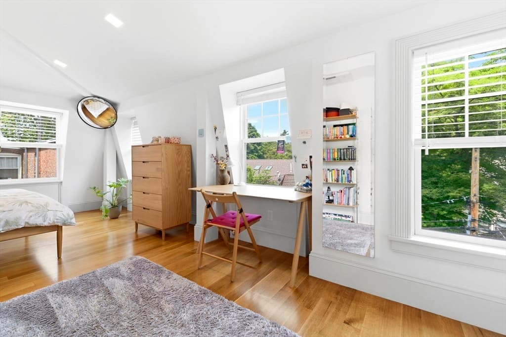 Condominium at 1762 Beacon Street # 4, Brookline MA 02445, photo 15 of 28