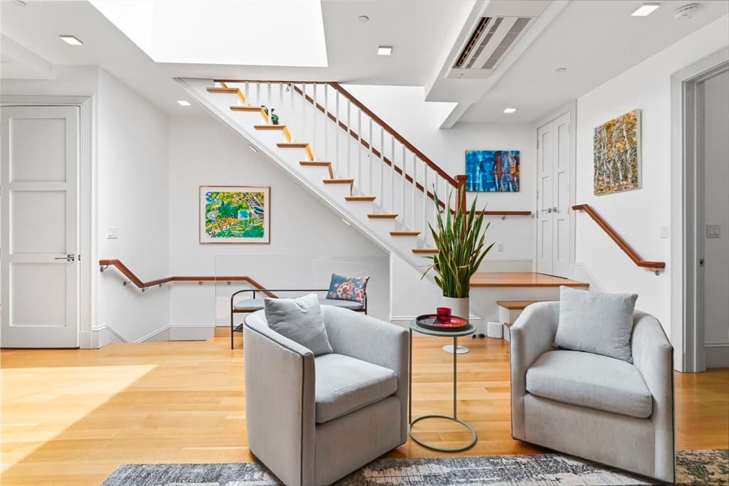 Condominium at 1762 Beacon Street # 4, Brookline MA 02445, photo 4 of 28