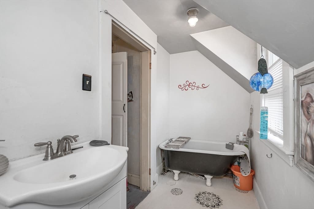 39 Holman Rd, Newton MA 02466 photo 27