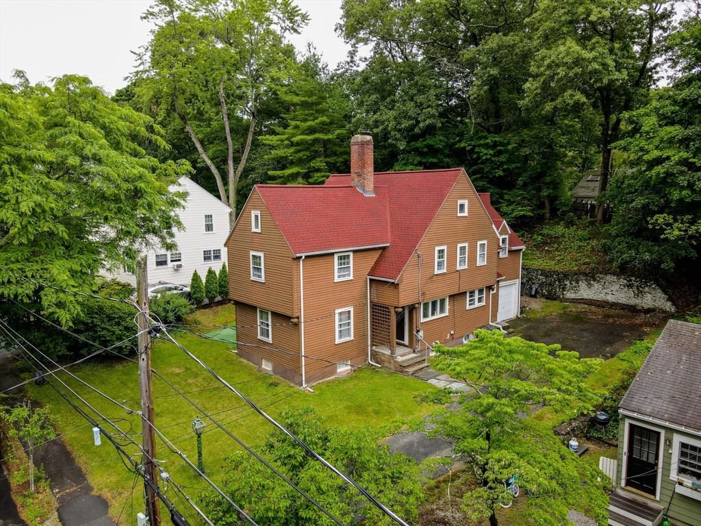 39 Holman Rd, Newton MA 02466 photo 2