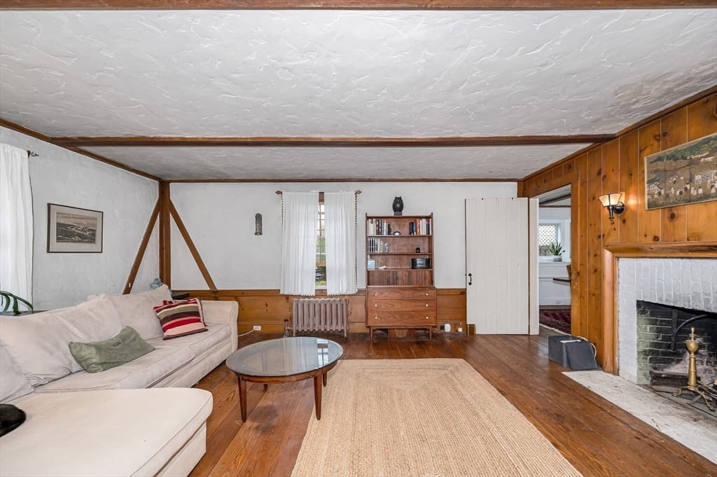 39 Holman Rd, Newton MA 02466 photo 6