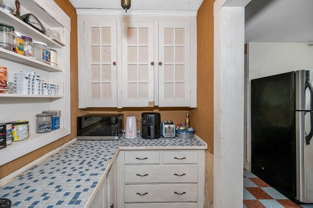 39 Holman Rd, Newton MA 02466 photo 12