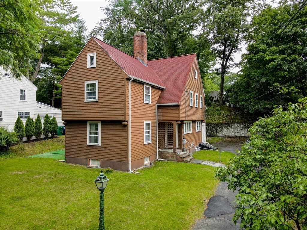 39 Holman Rd, Newton MA 02466