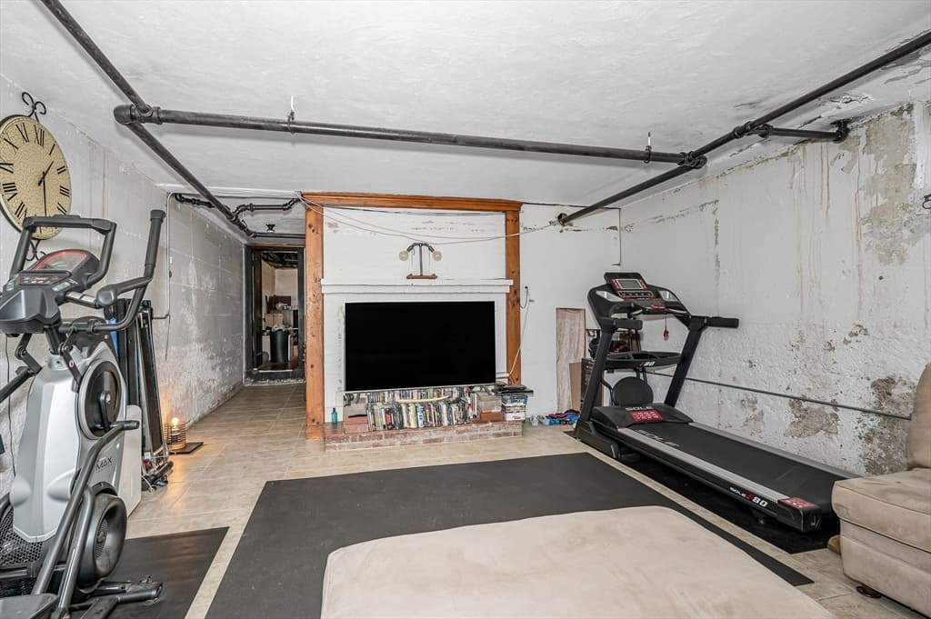 39 Holman Rd, Newton MA 02466 photo 33